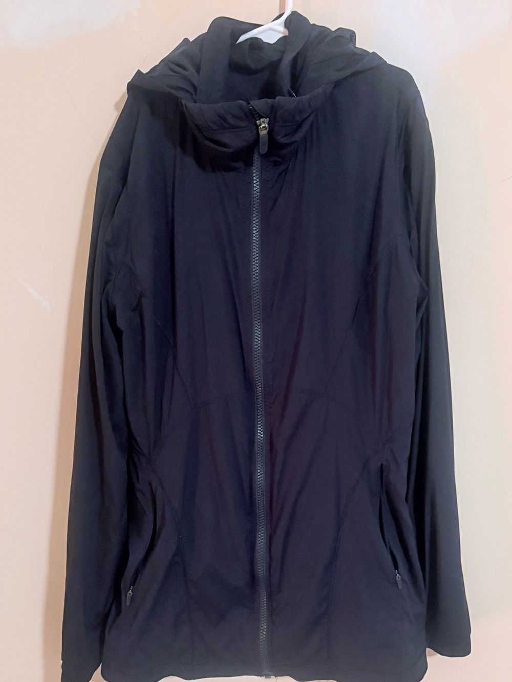 Women’s Lululemom black hooded jacket